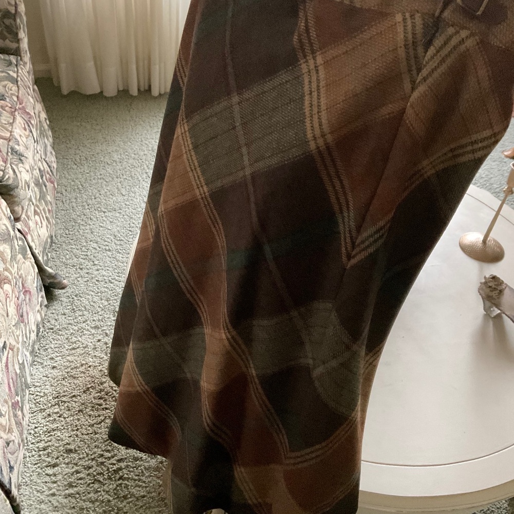 Ralph Lauren Brown Plaid Skirt, size 12 - Picture 5 of 6